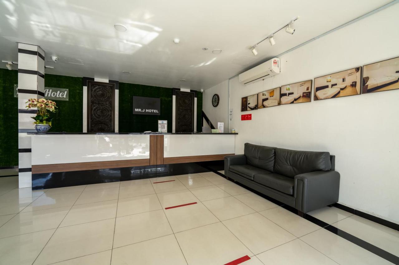 Mary J Hotel Family 10 Pax Room Kota Bharu Exterior foto