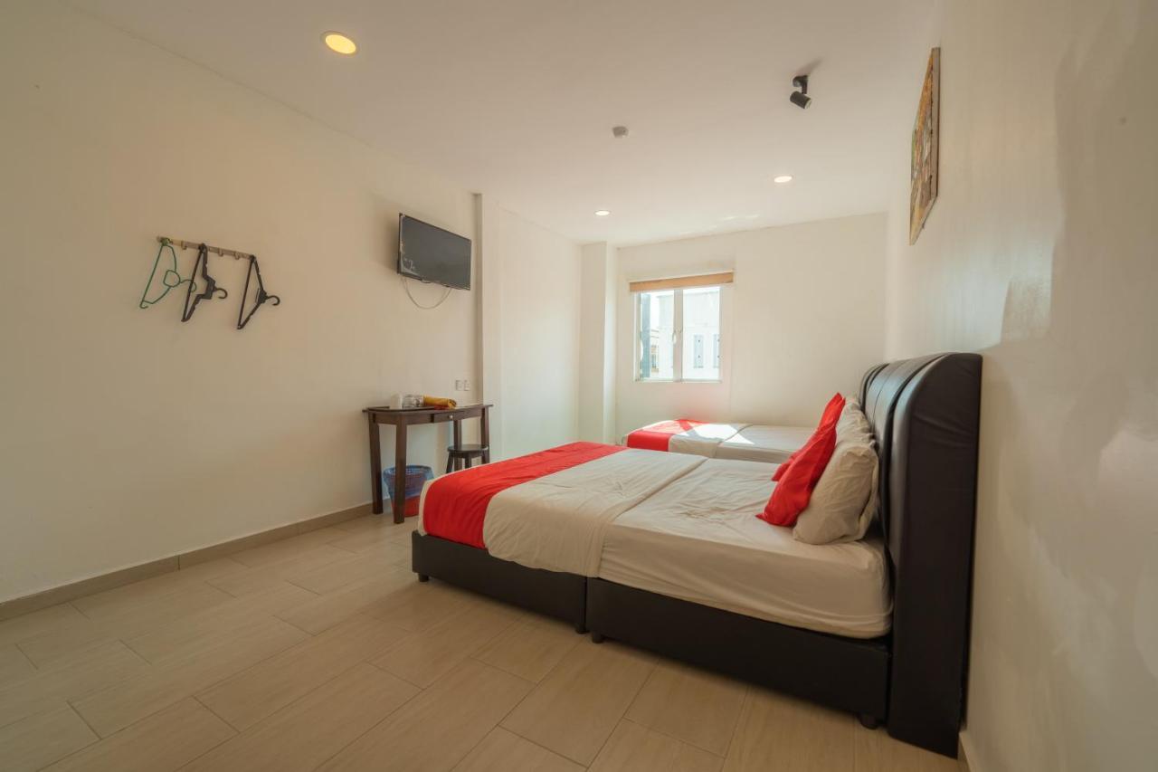 Mary J Hotel Family 10 Pax Room Kota Bharu Exterior foto