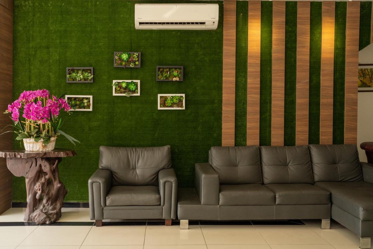 Mary J Hotel Family 10 Pax Room Kota Bharu Exterior foto
